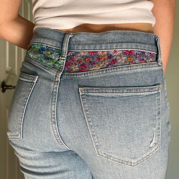 GAP Cigarette High Rise Jeans Hand Embroidered Size 29 - Picture 7 of 10
